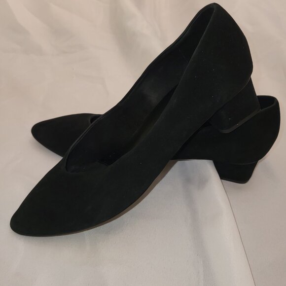 Vaneli Size 12 Black Suede Pumps - Picture 2 of 9